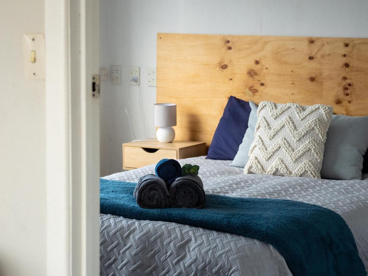 Surf N Stay Whangamata Exterior photo