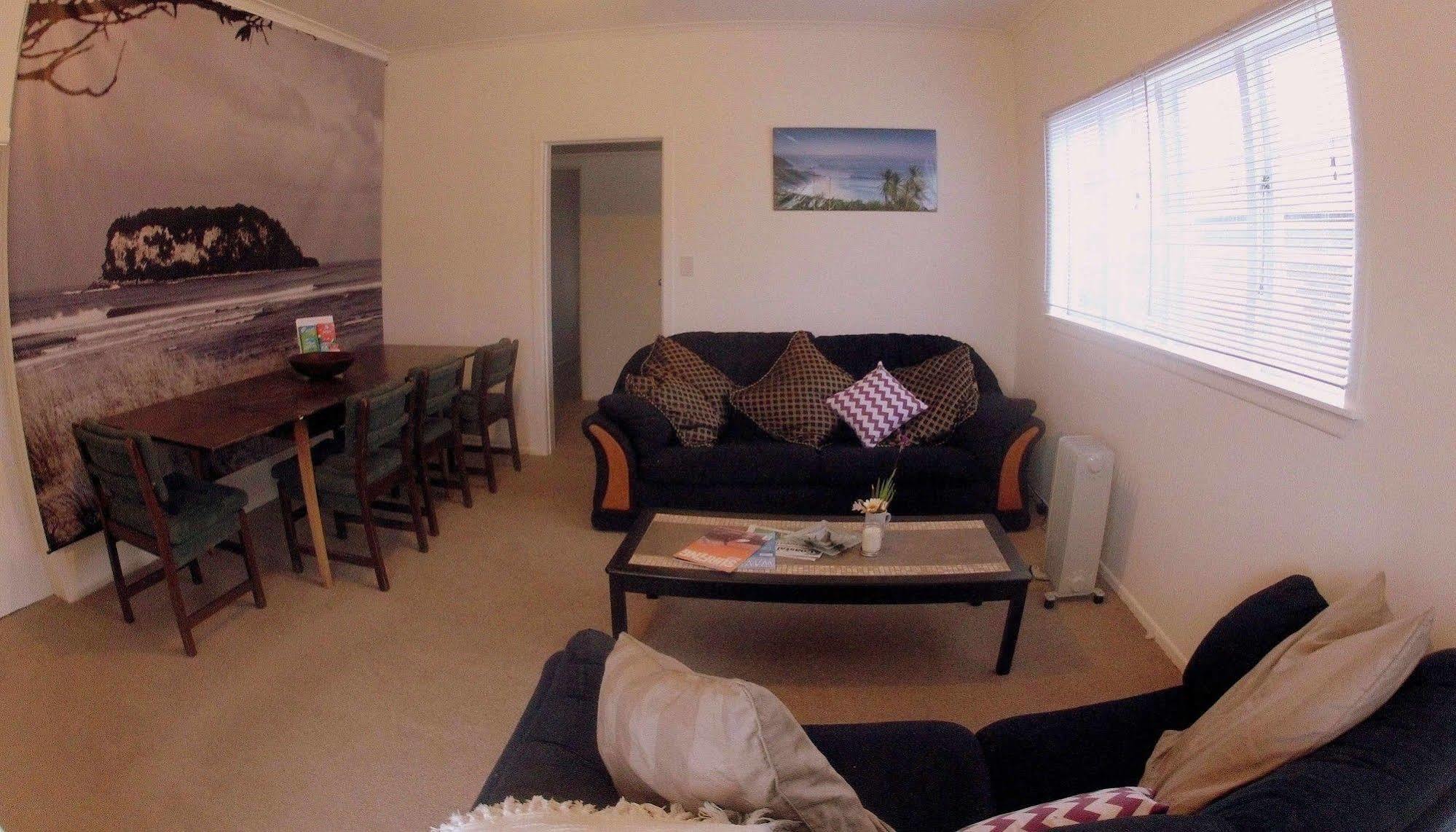 Surf N Stay Whangamata Exterior photo